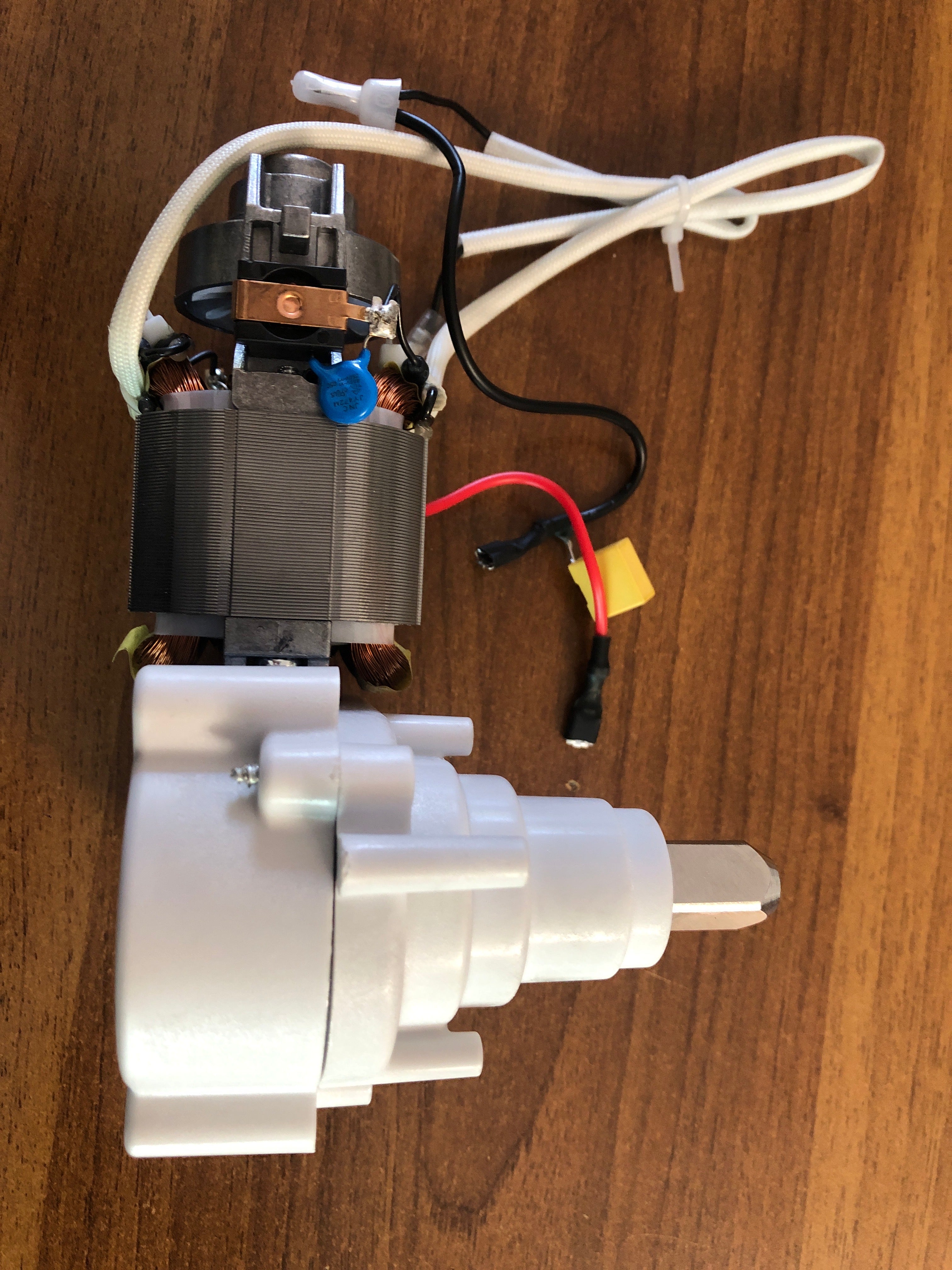 Motore Artus GM150 per Tritacarne – Ricambio Originale Reber REBER