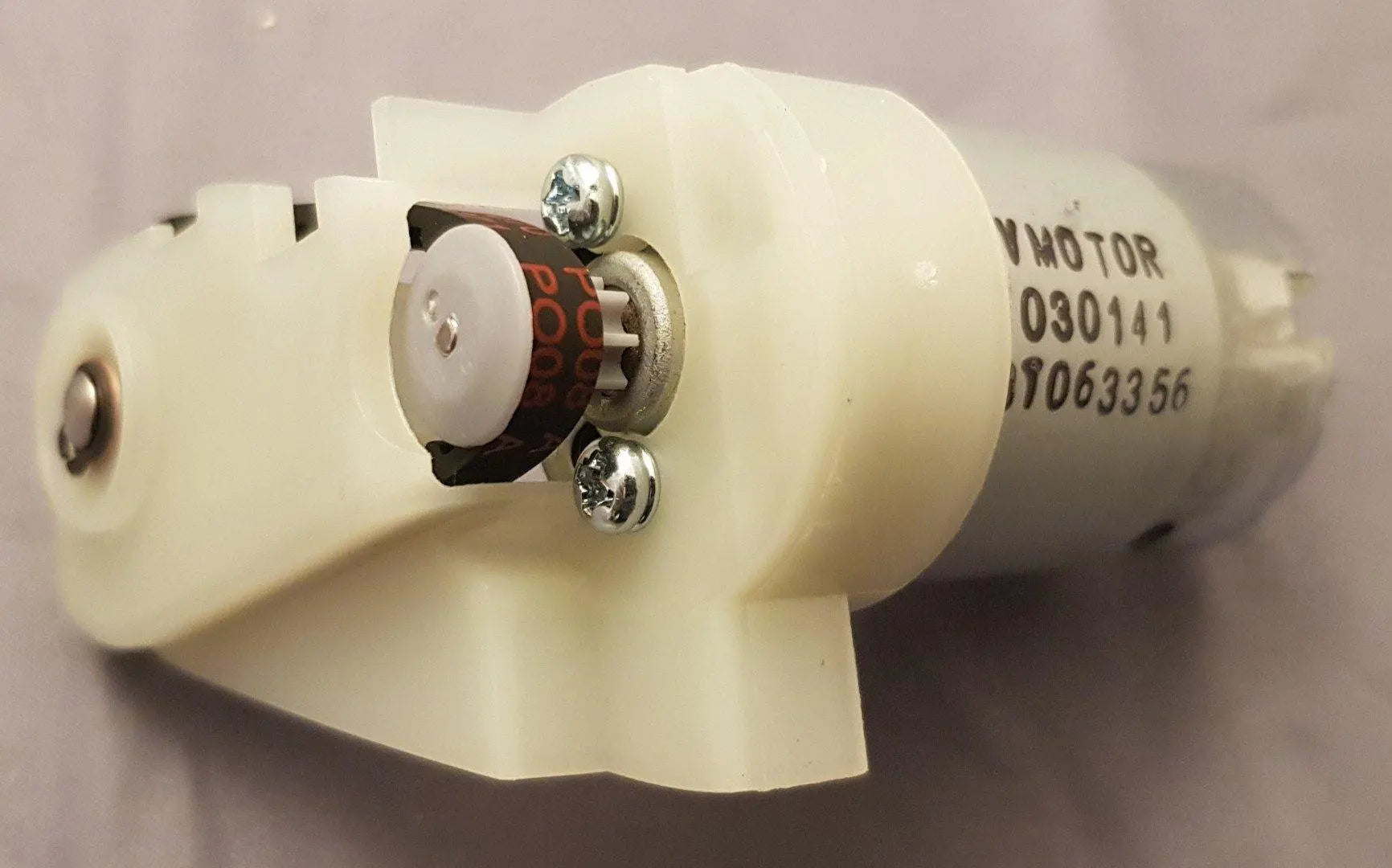 Motore e carter spazzola 12v per scopa Black+Decker HVFE2150L BLACK+DECKER